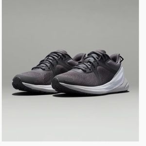 Lululemon women’s blissful running shoe